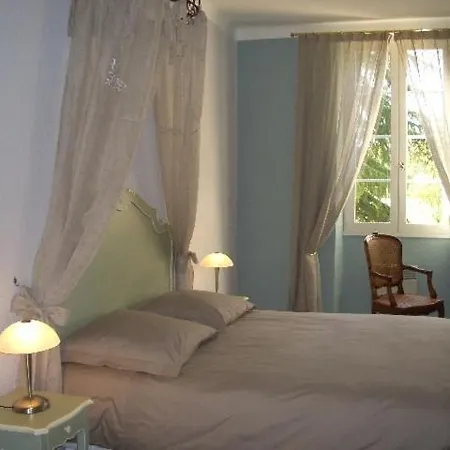 Le Platane فندق مبيت وإفطار