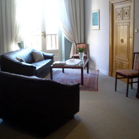 Le Platane Bed and Breakfast 3*