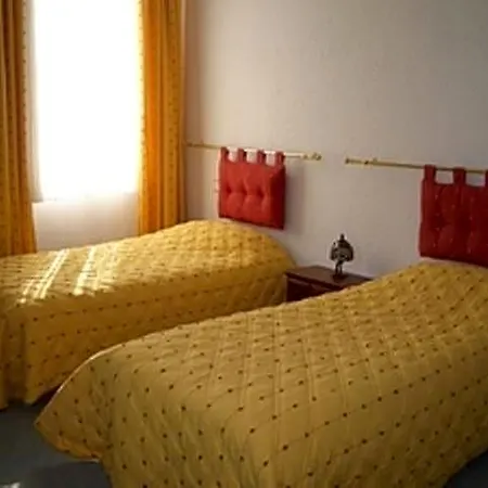 Le Platane Bed and Breakfast 3*
