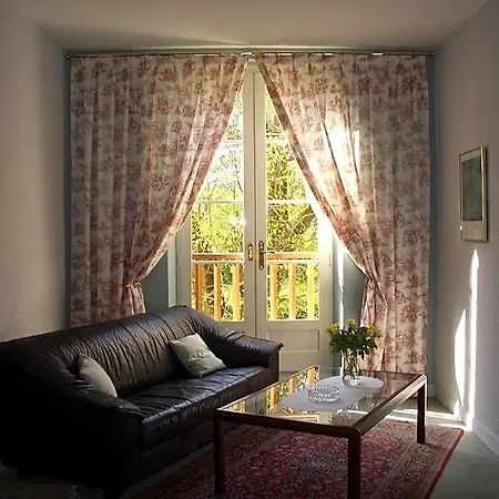 Le Platane Bed and Breakfast 3*