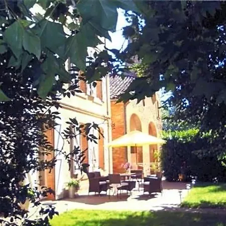 Le Platane فندق مبيت وإفطار 3*