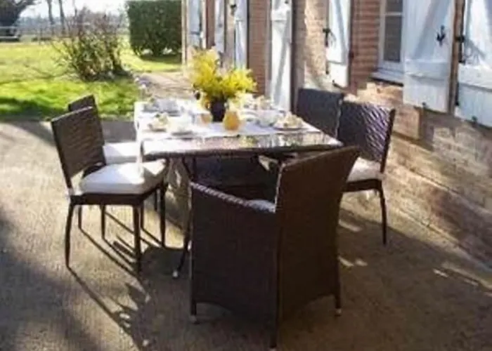 Le Platane Frühstückspension Lafrançaise